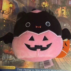 Cute squishmallow - Emily the black bat! 🦇 🩷